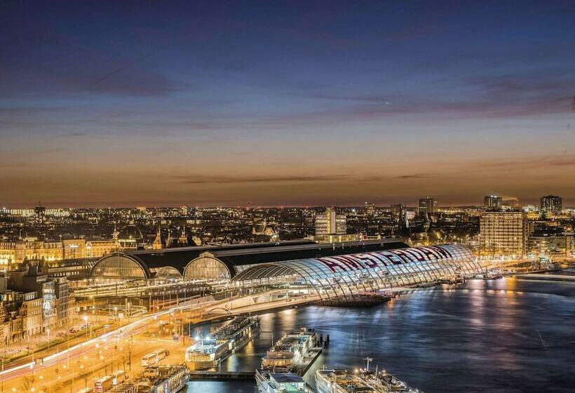 Classic Room with Views, Mövenpick Hotel Amsterdam City Centre