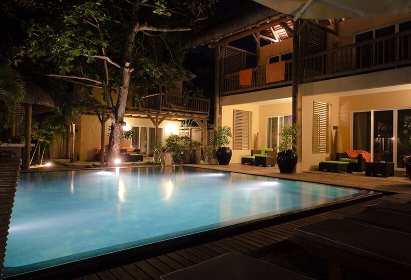 اتاق استاندارد با چشم‌انداز استخر, Ocean Villas