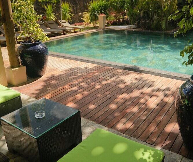 اتاق استاندارد با چشم‌انداز استخر, Ocean Villas