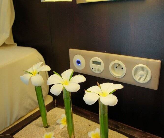 اتاق استاندارد با چشم‌انداز استخر, Ocean Villas