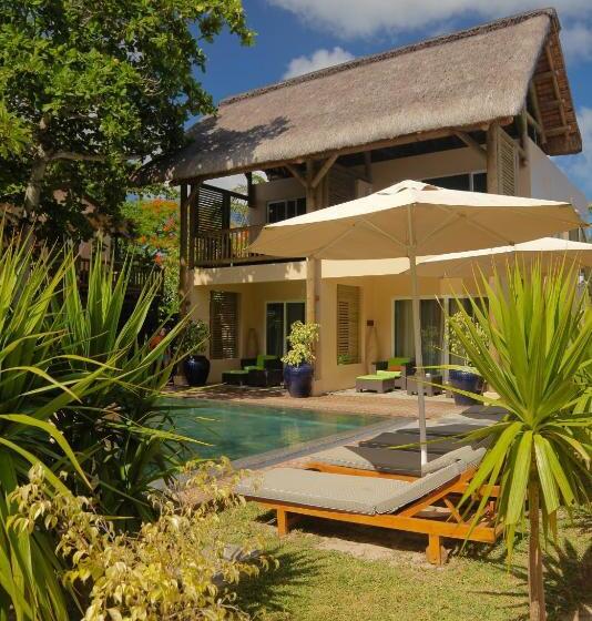 اتاق استاندارد با چشم‌انداز استخر, Ocean Villas