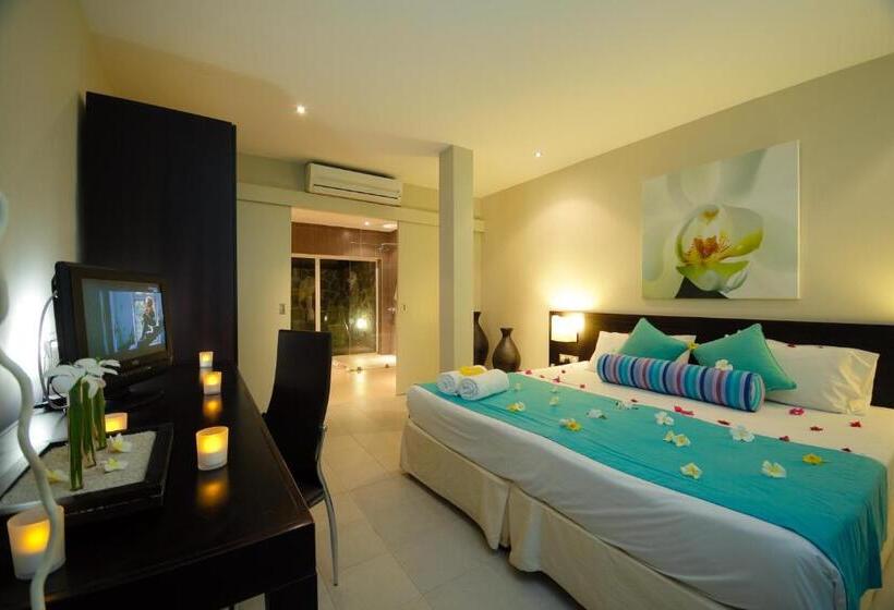 اتاق استاندارد با چشم‌انداز استخر, Ocean Villas