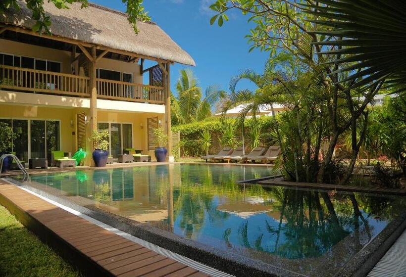 اتاق استاندارد با چشم‌انداز استخر, Ocean Villas