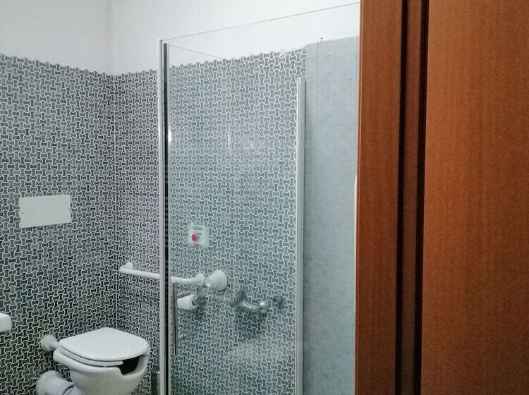 חדר סטנדרט לשלושה, Ahr Hotel Antille