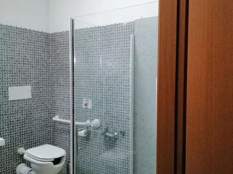 اتاق استاندارد سه نفره, Ahr Hotel Antille