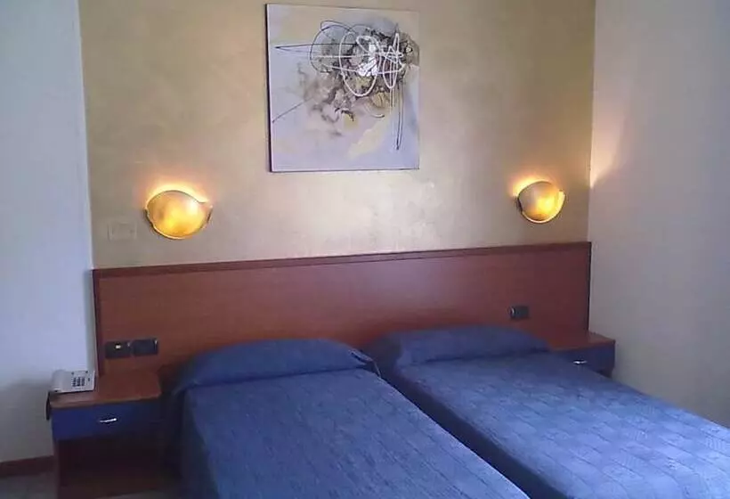 اتاق استاندارد چهار تخته, Ahr Hotel Antille