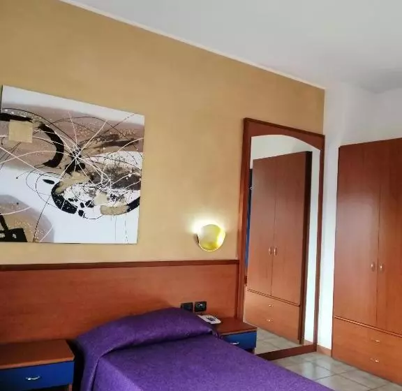 اتاق استاندارد یک نفره, Ahr Hotel Antille