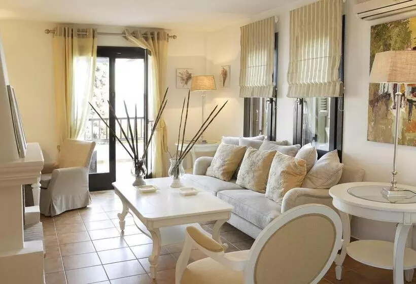 スイート, Aegean Suites, Santikos Collection