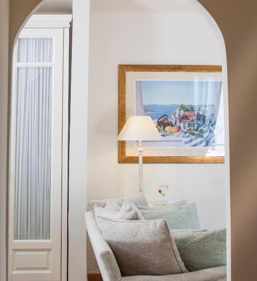 Люкс, Aegean Suites, Santikos Collection