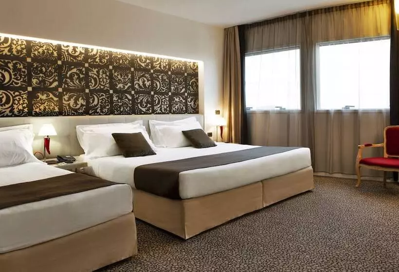 Superior Kolmen Hengen Huone, Antony Palace Hotel   Venice Airport