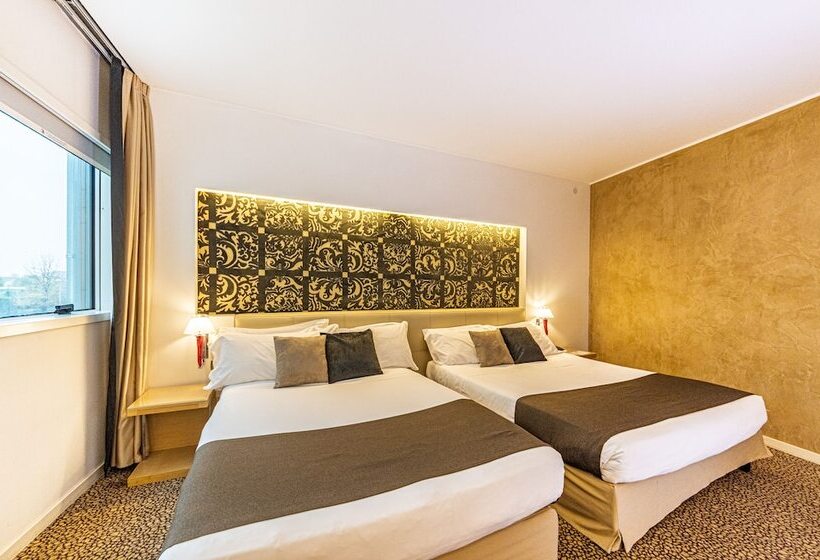 غرفة سوبيريور رباعية, Antony Palace Hotel   Venice Airport