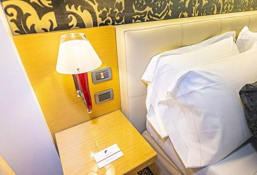 Executive Kolmen Hengen Huone, Antony Palace Hotel   Venice Airport