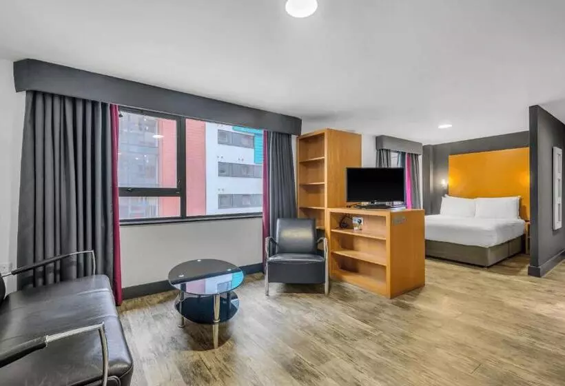スーペリアールーム, Roomzzz Leeds City West