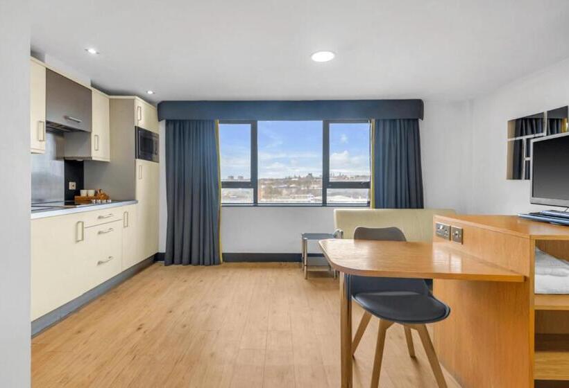 חדר סטודיו סטנדרד, Roomzzz Leeds City West