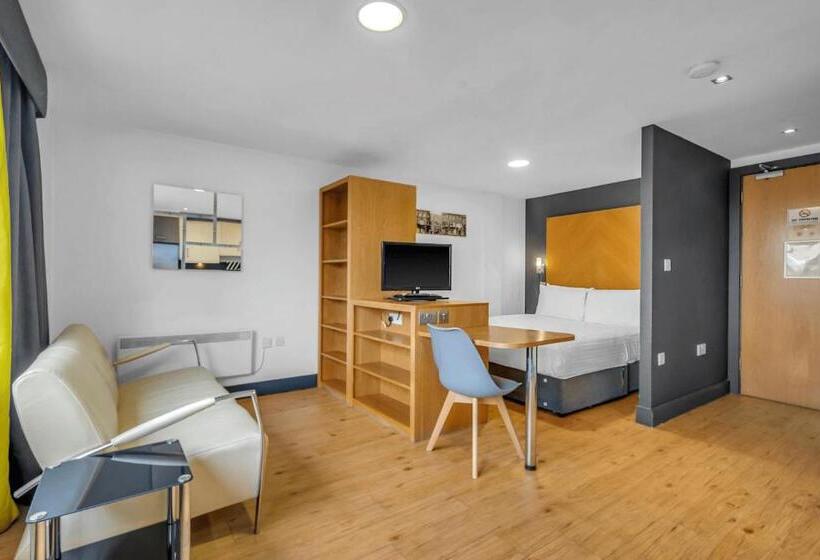 חדר סטודיו סטנדרד, Roomzzz Leeds City West