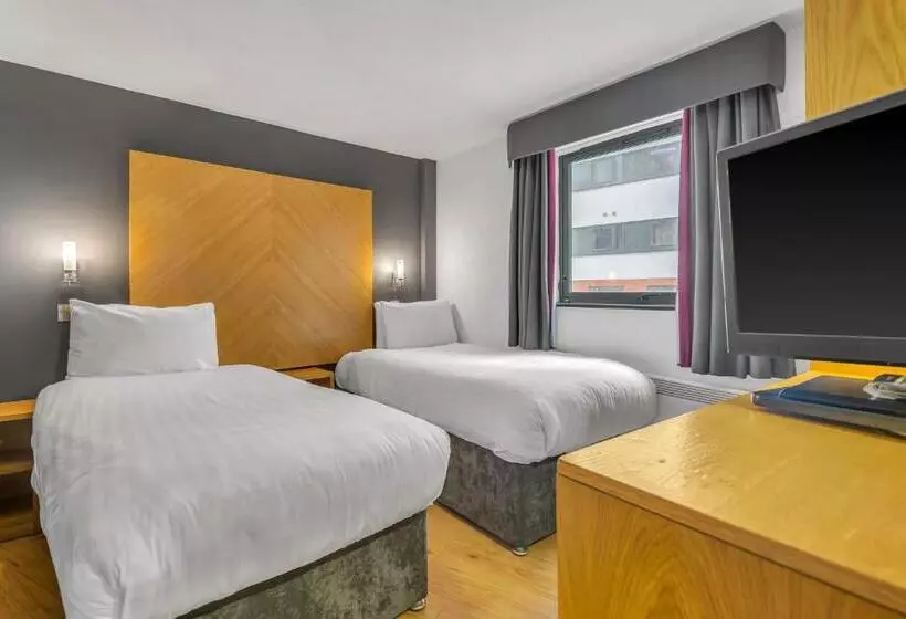スーペリアールーム, Roomzzz Leeds City West