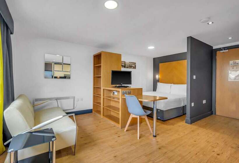 חדר סטודיו סטנדרד, Roomzzz Leeds City West