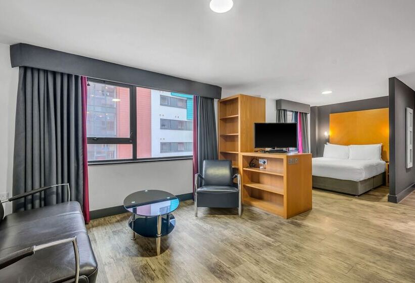 חדר סטודיו סטנדרד, Roomzzz Leeds City West