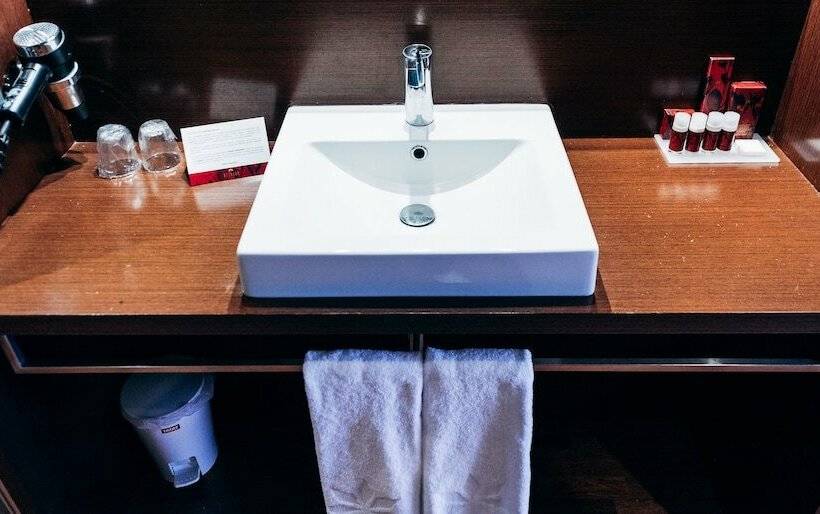 غرفة قياسية ثلاثية, Azz Valencia Congress Hotel & Spa