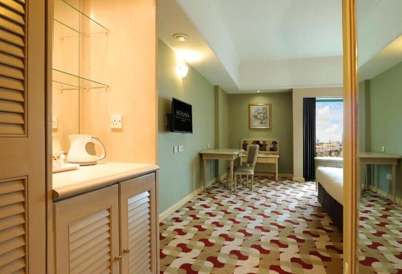 Номер Deluxe Вид на Город, Berjaya Waterfront