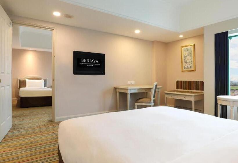 Номер Стандарт Смежный, Berjaya Waterfront