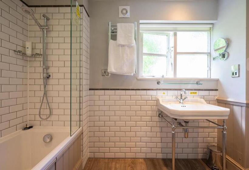 غرفة عائلية, Cedars Inn By Greene King Inns