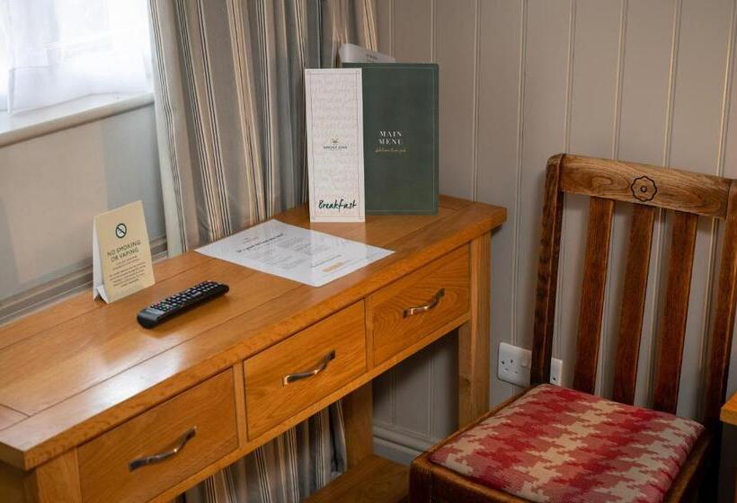 غرفة عائلية, Cedars Inn By Greene King Inns