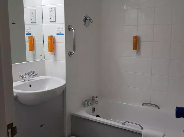 ファミリールーム, Days Inn Hotel Membury