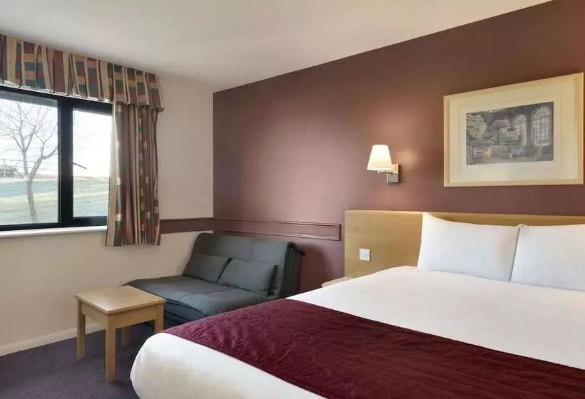 ファミリールーム, Days Inn Hotel Membury