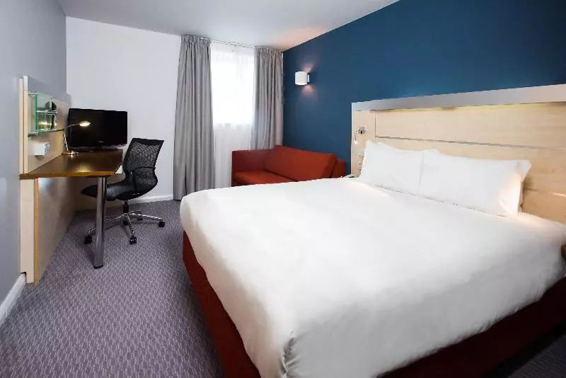身障者適用スタンダードルーム, Holiday Inn Express Swindon City Centre, An Ihg