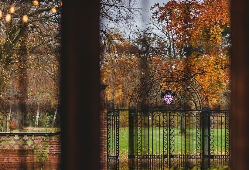 חדר אקזקיוטיב, Inglewood Manor