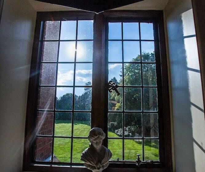 חדר אקזקיוטיב, Inglewood Manor