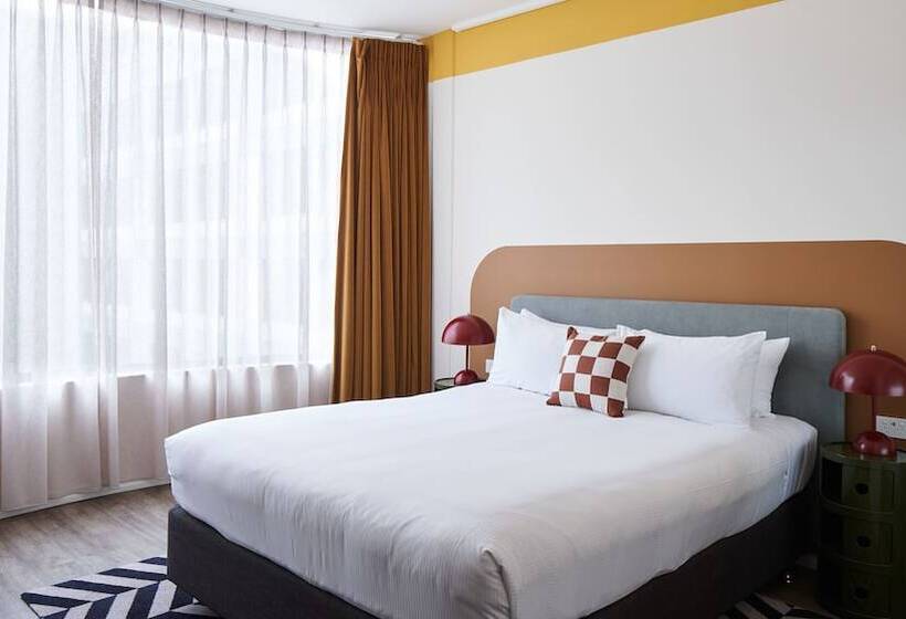 إستوديو قياسى, Laneways By Ovolo