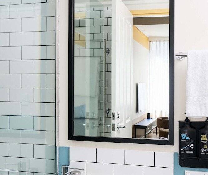 جناح, Laneways By Ovolo