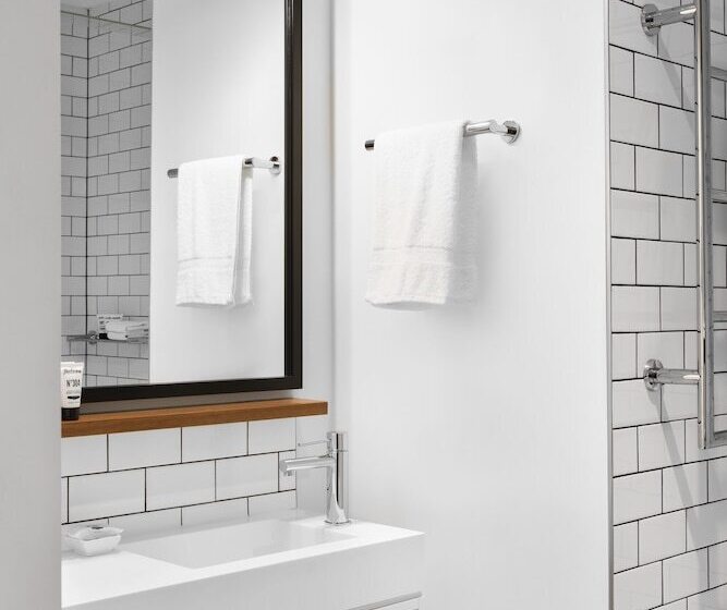 جناح, Laneways By Ovolo