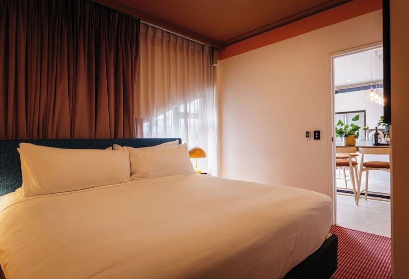 جناح, Laneways By Ovolo