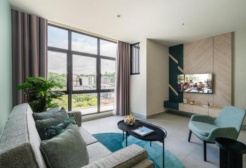 דירת חדר פרמיום, Le Méridien Kota Kinabalu