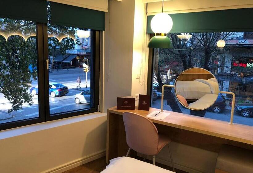 غرفة إدارية ثلاثية, Mandrino