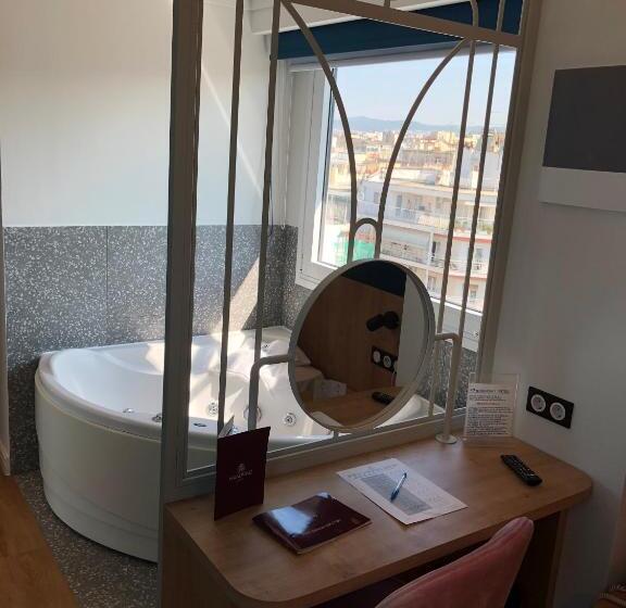 جناح مزود بجاكوزى, Mandrino