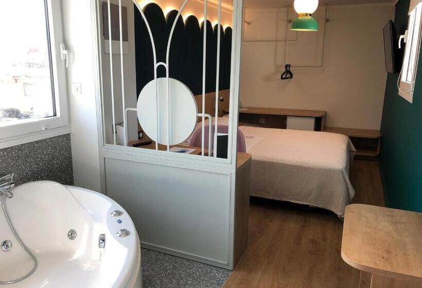 جناح مزود بجاكوزى, Mandrino