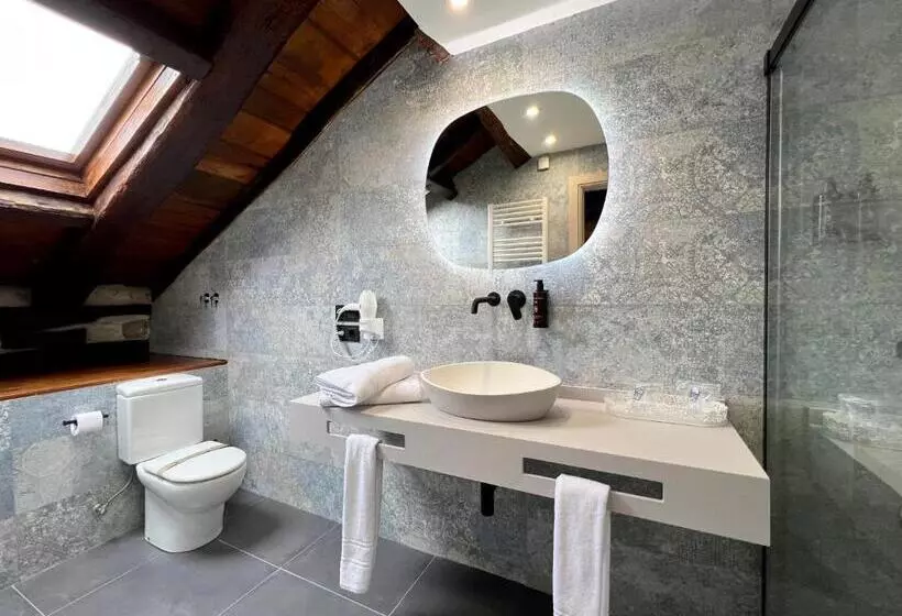 سوئیت با وان آب گرم, Akla Hotel Palacio Torre De Ruesga