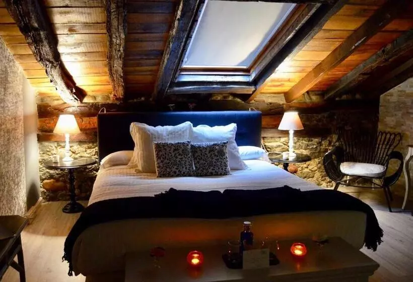 سوئیت با وان آب گرم, Akla Hotel Palacio Torre De Ruesga