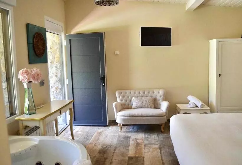 سوییت لوکس, Akla Hotel Palacio Torre De Ruesga