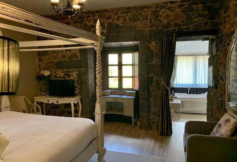 디럭스 주니어 스위트, Akla Hotel Palacio Torre De Ruesga