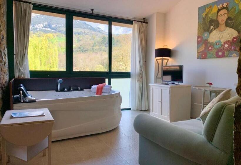 Полулюкс Повышенной Комфортности, Akla Hotel Palacio Torre De Ruesga