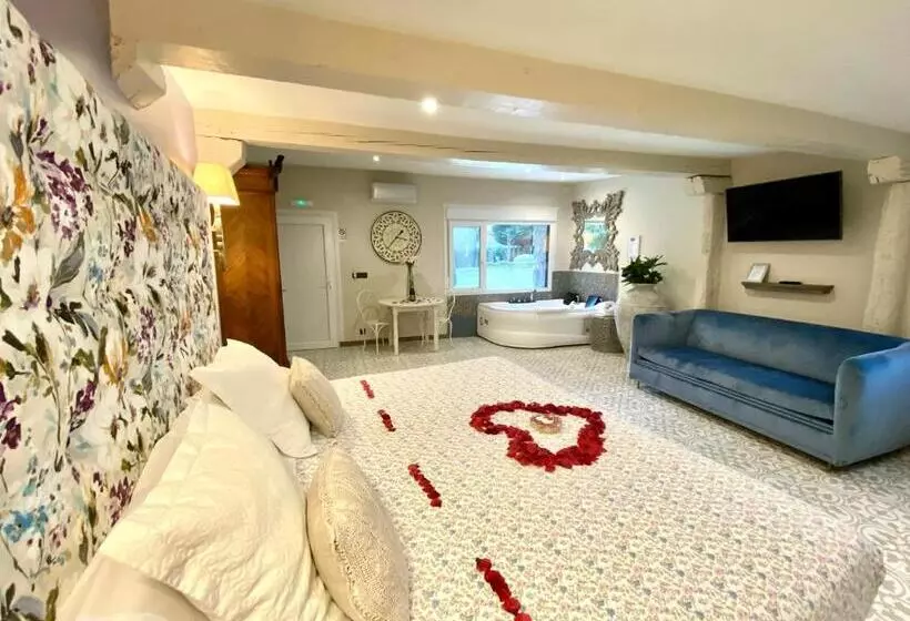سوییت خانوادگی, Akla Hotel Palacio Torre De Ruesga