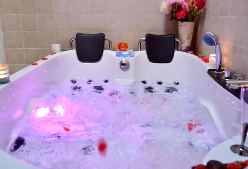 테라스 주니어 스위트, Akla Hotel Palacio Torre De Ruesga