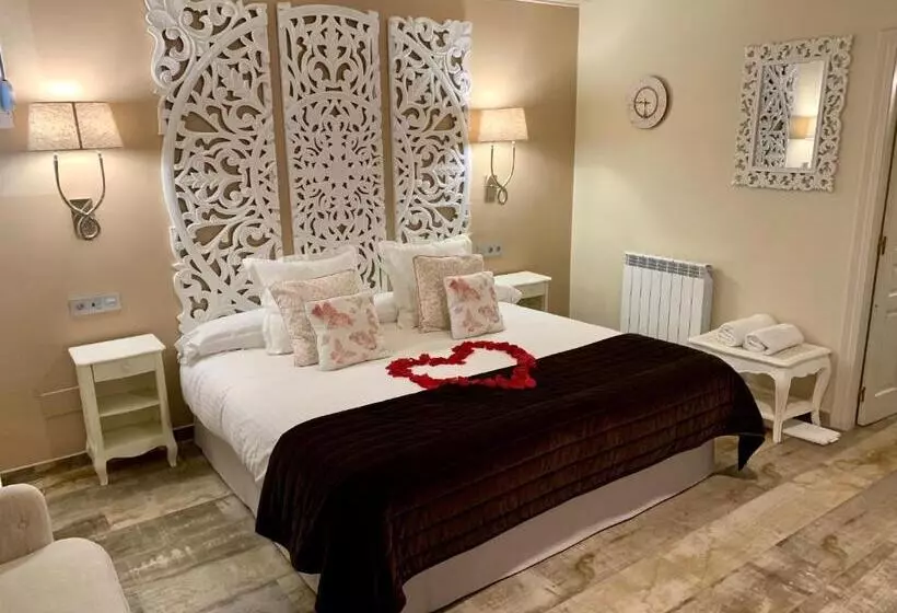 سوییت لوکس, Akla Hotel Palacio Torre De Ruesga