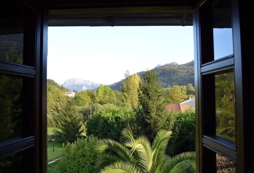سوئیت با وان آب گرم, Akla Hotel Palacio Torre De Ruesga