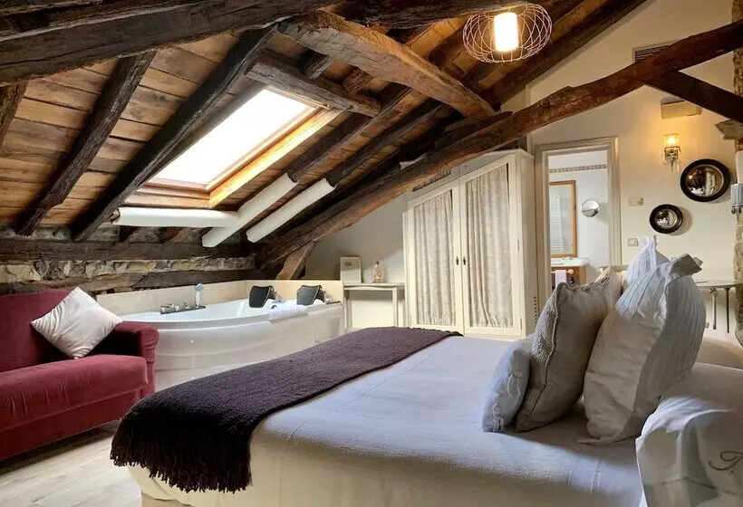 سوئیت با وان آب گرم, Akla Hotel Palacio Torre De Ruesga